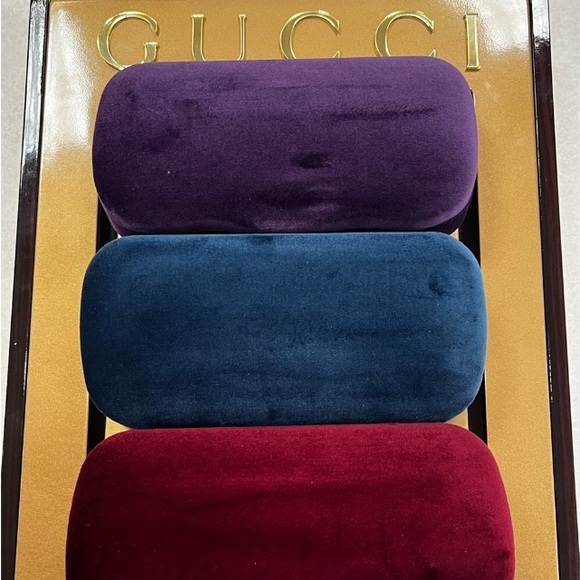 Gucci hardshell velvet eyeglass or sunglass case - Picture 6 of 6